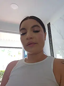 Pretty_Julieta live sex cam