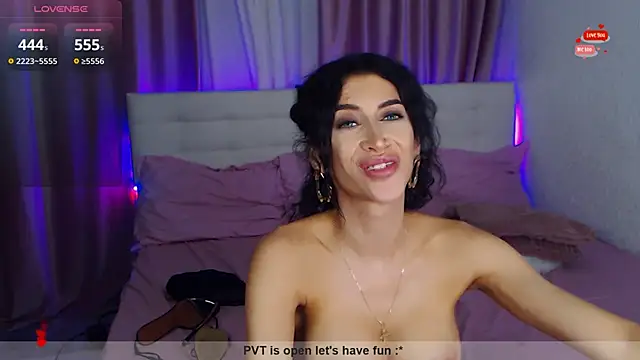 Hennessy_XO webcam