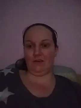 BustyLadyAlma webcam