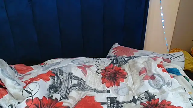 HotCreamyTea webcam