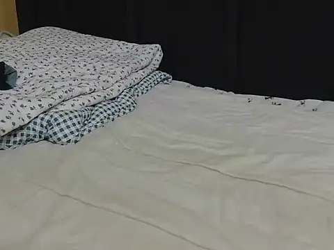 kinkydolll live cam on StripChat
