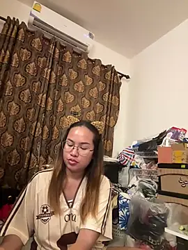 Ponthip webcam