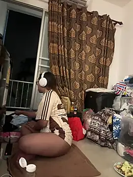 Ponthip webcam