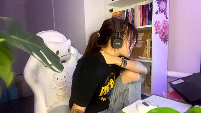 Monica_Cutersseys webcam