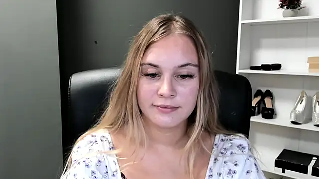 kitty_valeria webcam