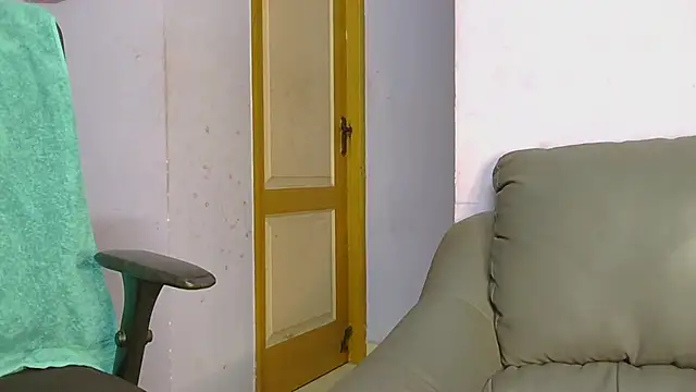 mallu_maya_dwv webcam