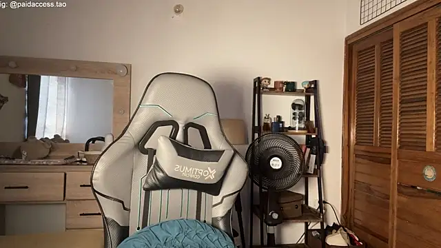 OopsAgain_ webcam