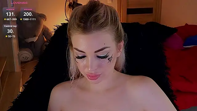 MilanaOmg webcam