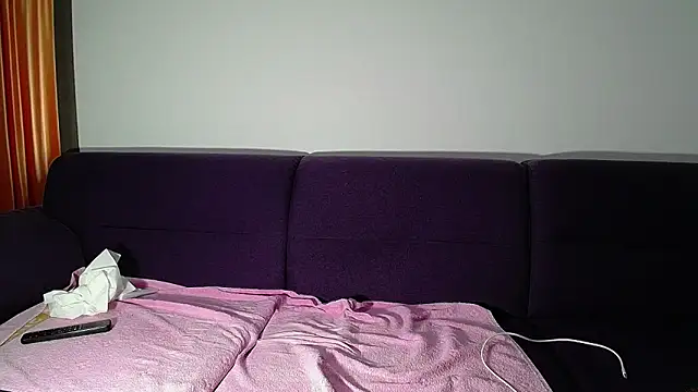 Julianna68 webcam