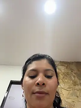 Emma_hassani webcam
