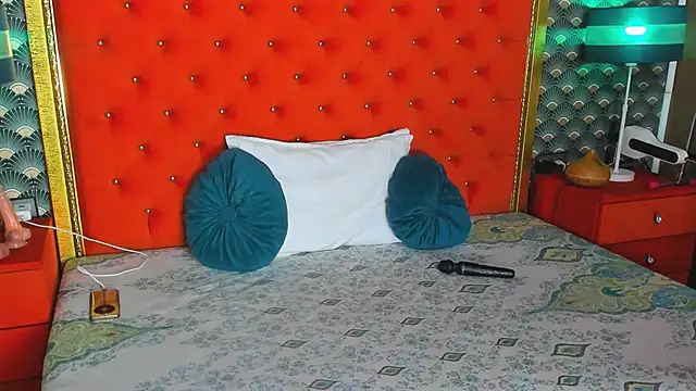 VallerieJones webcam