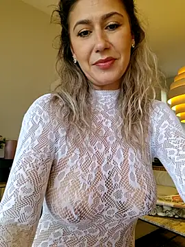 celynaross (Ask my age) - Squirt