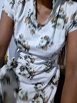 isha_zara webcam