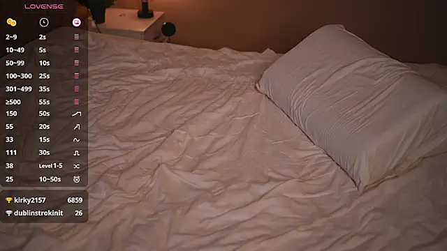 KristinaMoon webcam