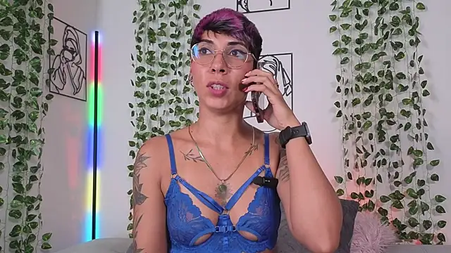 MiaMorgan_ webcam