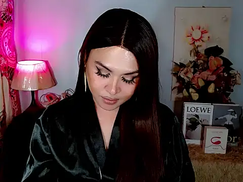 Heavenly_Claudia webcam