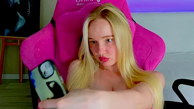 Shawty_Mia webcam