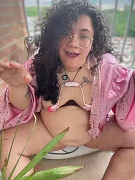 CurlyMilf_Vannexxxa webcam