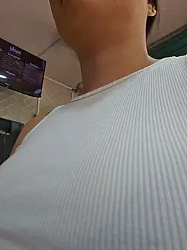 Pretty_Julieta webcam
