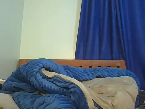curvy--pussy23 webcam