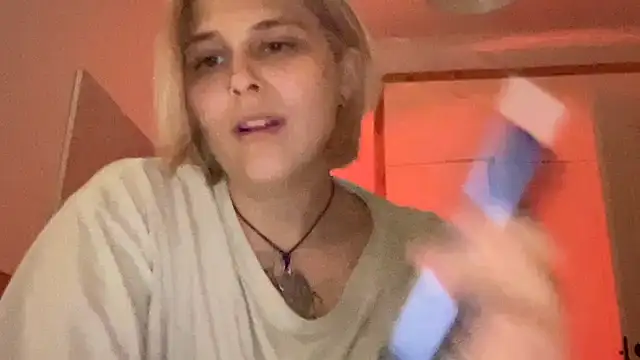 Ella_Bloom webcam