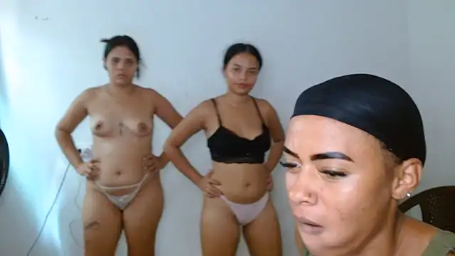 ricaslatinas1 live sex cam