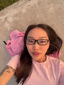 trytomakememoam webcam