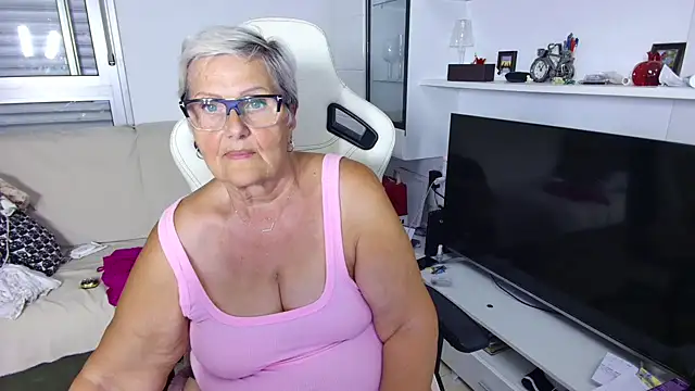 Selenna57 live cam on StripChat