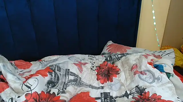 HotCreamyTea webcam