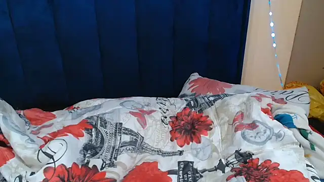 HotCreamyTea webcam