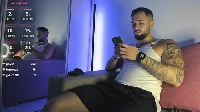 nicholasX1 webcam