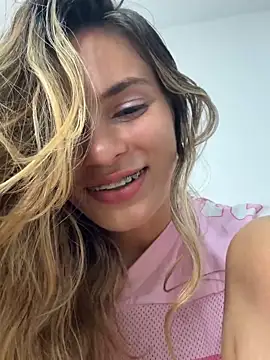 cuteluci_ webcam