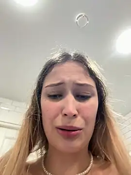 blonde_exe live cam