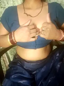Juli_80 live cam