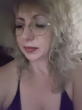 Kitty-MEOWW live cam