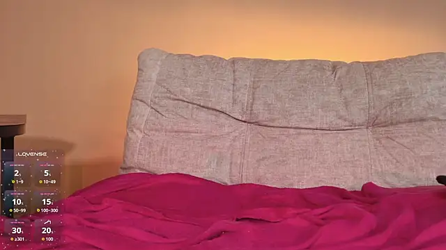 miaa_lux webcam