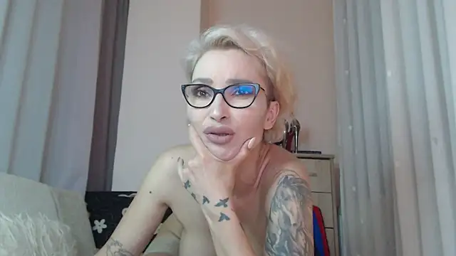 JADAPink___ webcam