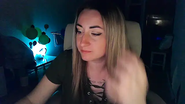 FoxyAnn12 webcam