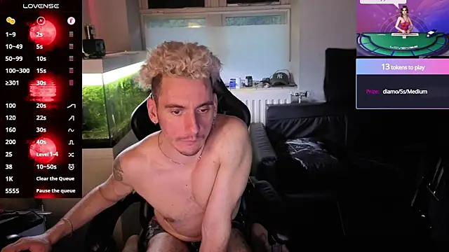 Rayzel_White webcam