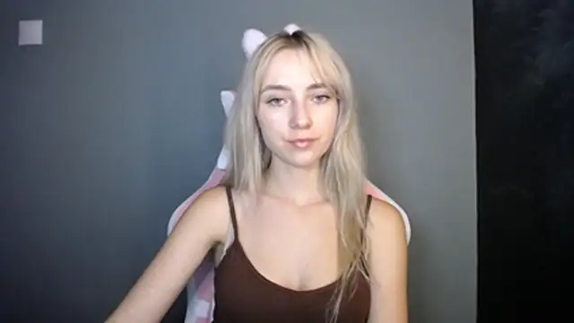 LuciaYoung webcam