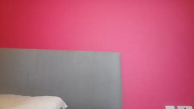 Slutty_Kiki_Bella webcam