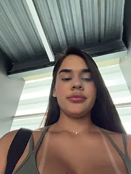 BellaLeclair live cam