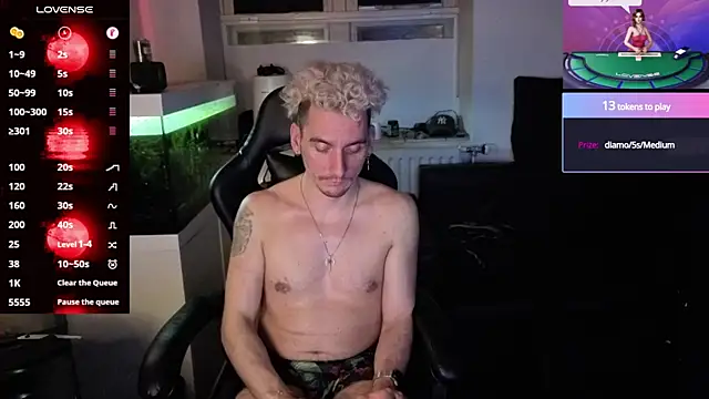 Rayzel_White webcam