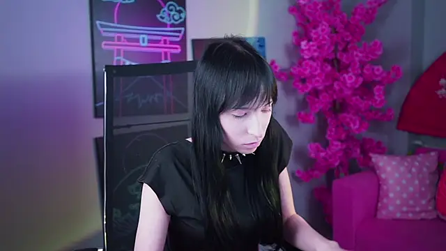 SeraphineSparda webcam