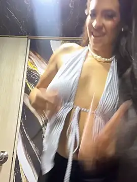 ArianaBlum webcam
