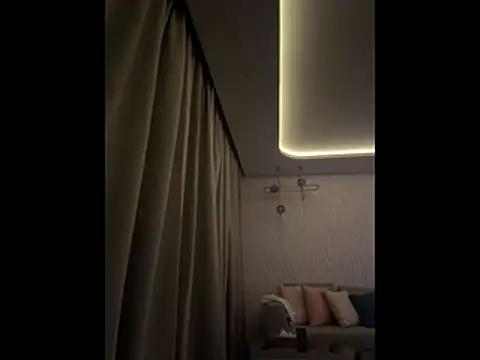Arina_Bloom webcam