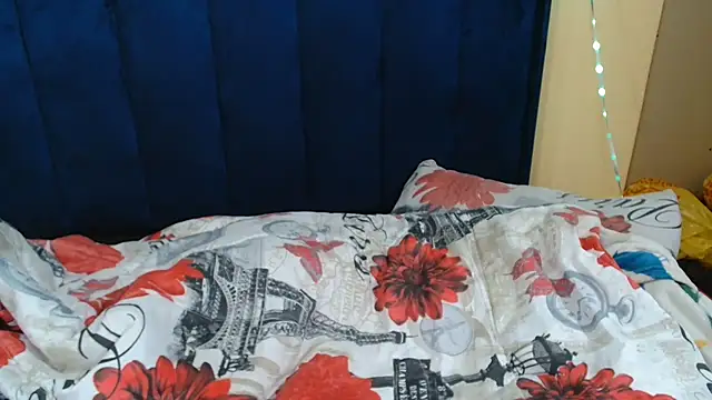 HotCreamyTea webcam