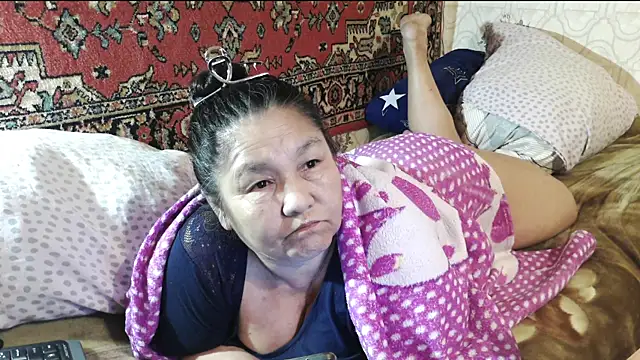 Zulfiya_Bruce webcam