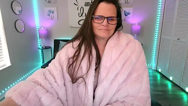 ClassySamantha live cam on StripChat