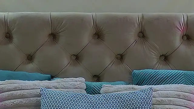 LaraQ webcam